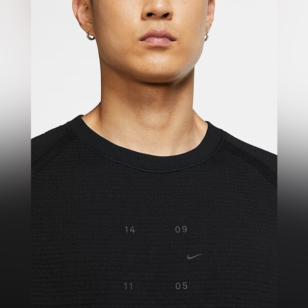 Nike Sportswear Tech Pack Crewneck Sweatshirt Black/Anthracite Small CU3782-010